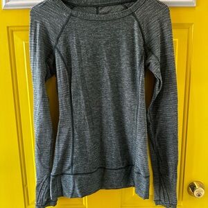 Lululemon Athletica Green-ish Charcoal Long Sleeve Base Layer